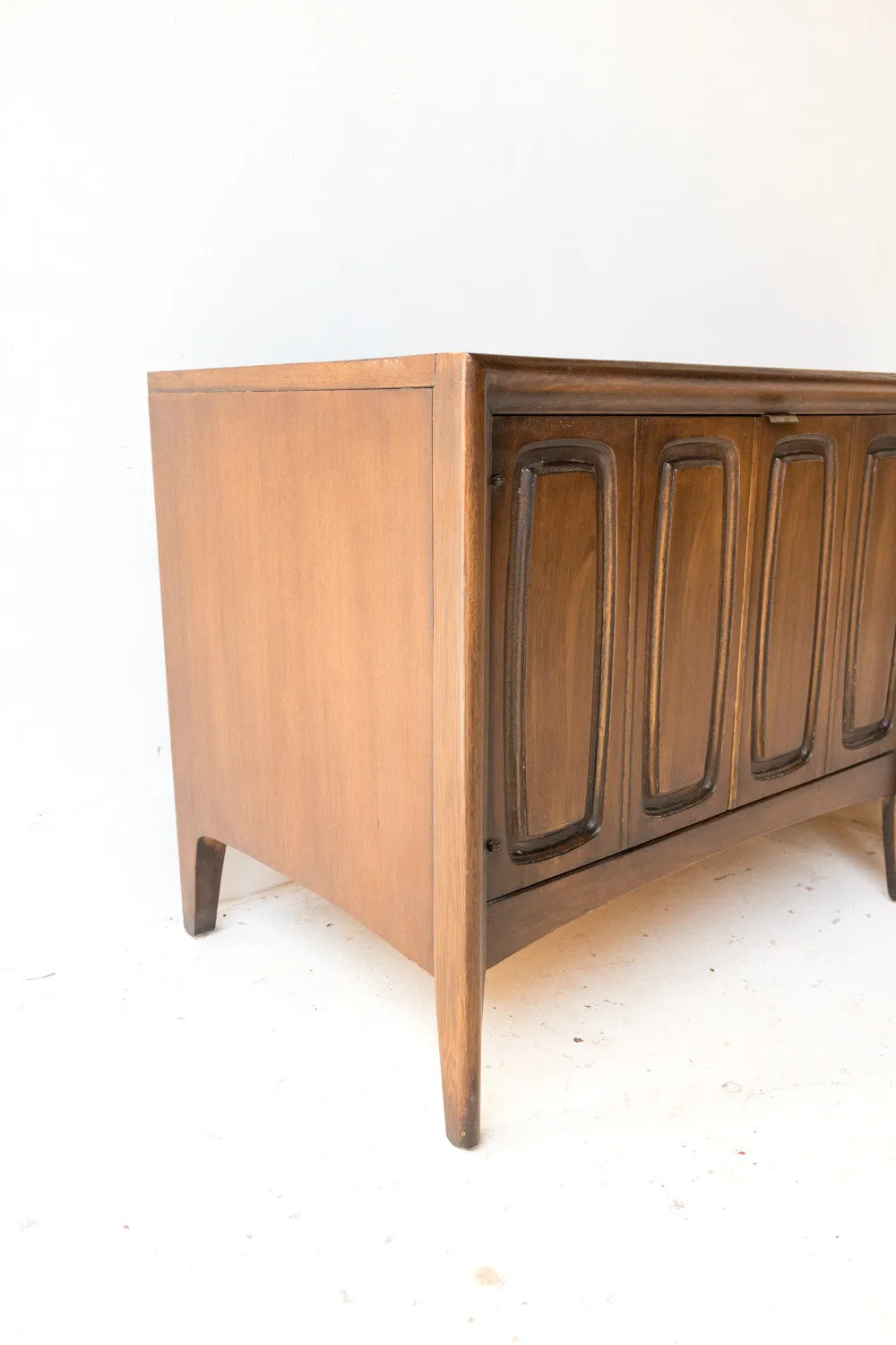 Broyhill Premier Emphasis Nightstands