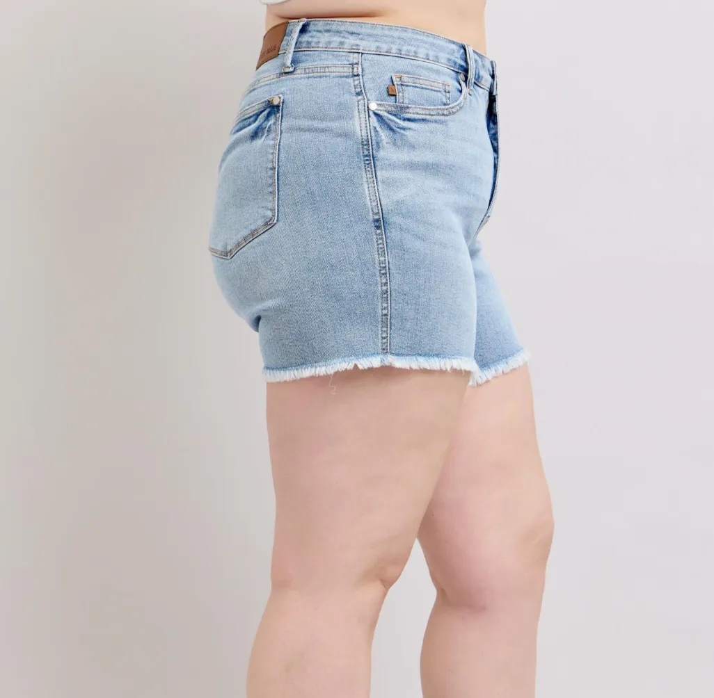 Judy Blue HW Tummy Control Light Destroy And Fray Hem Shorts (S-3XL)