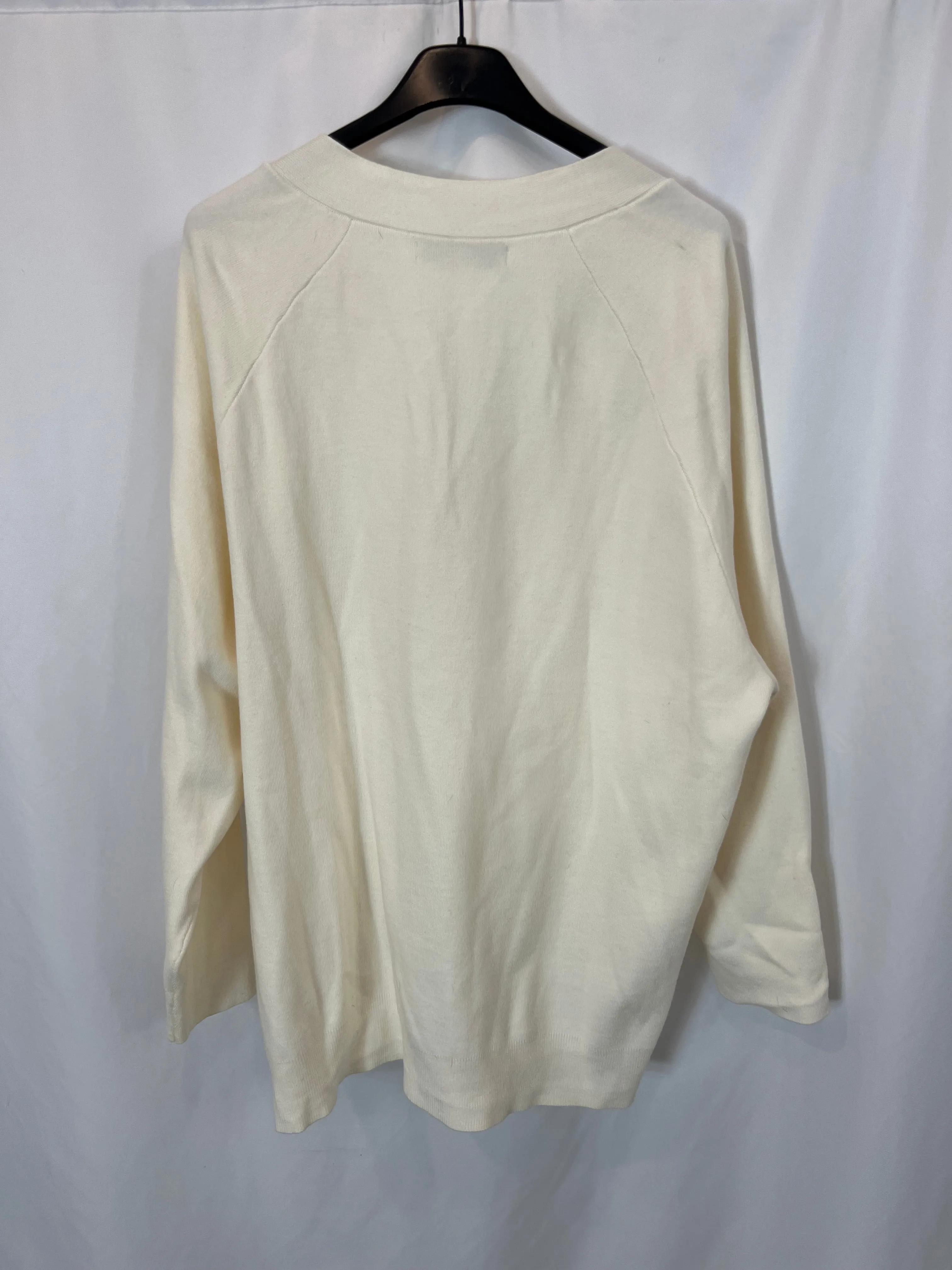 MANGO. Crdigan color crudo detalle botones. T M