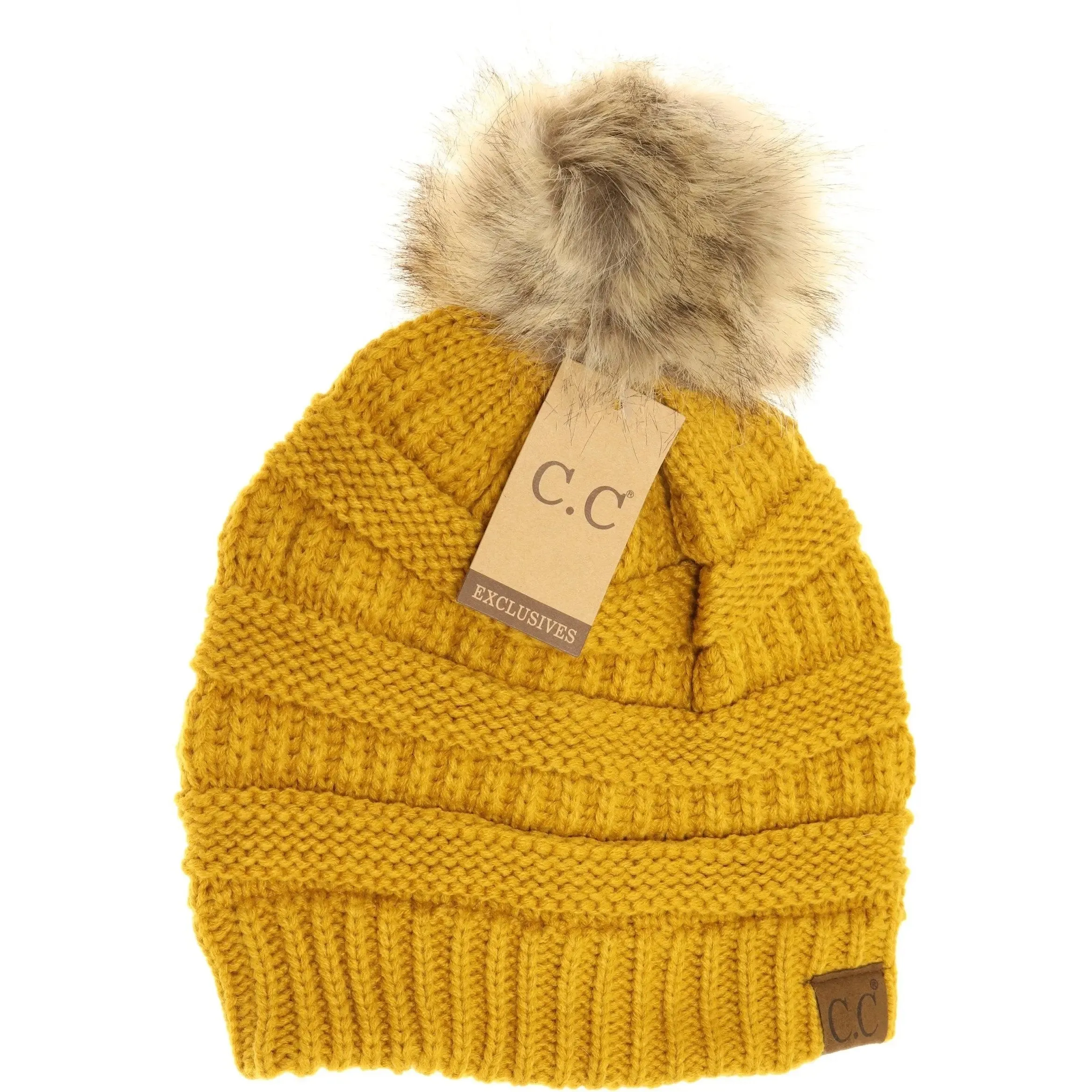Women’s CC Beanie w/ Fur Pom – Cozy Knit with a Chic Touch